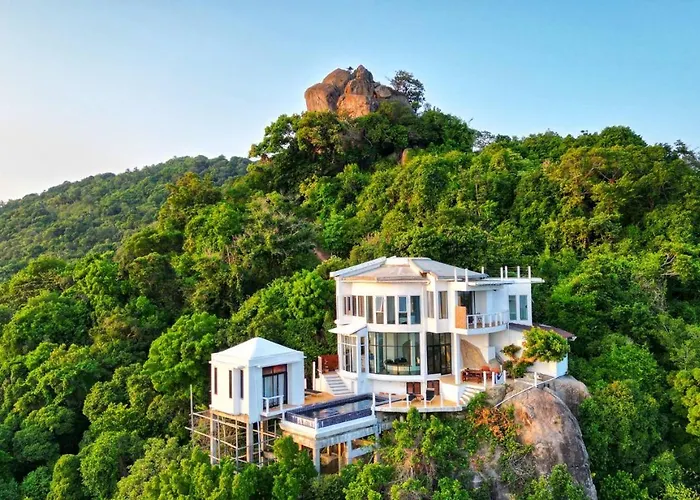 Villa On The Rocks