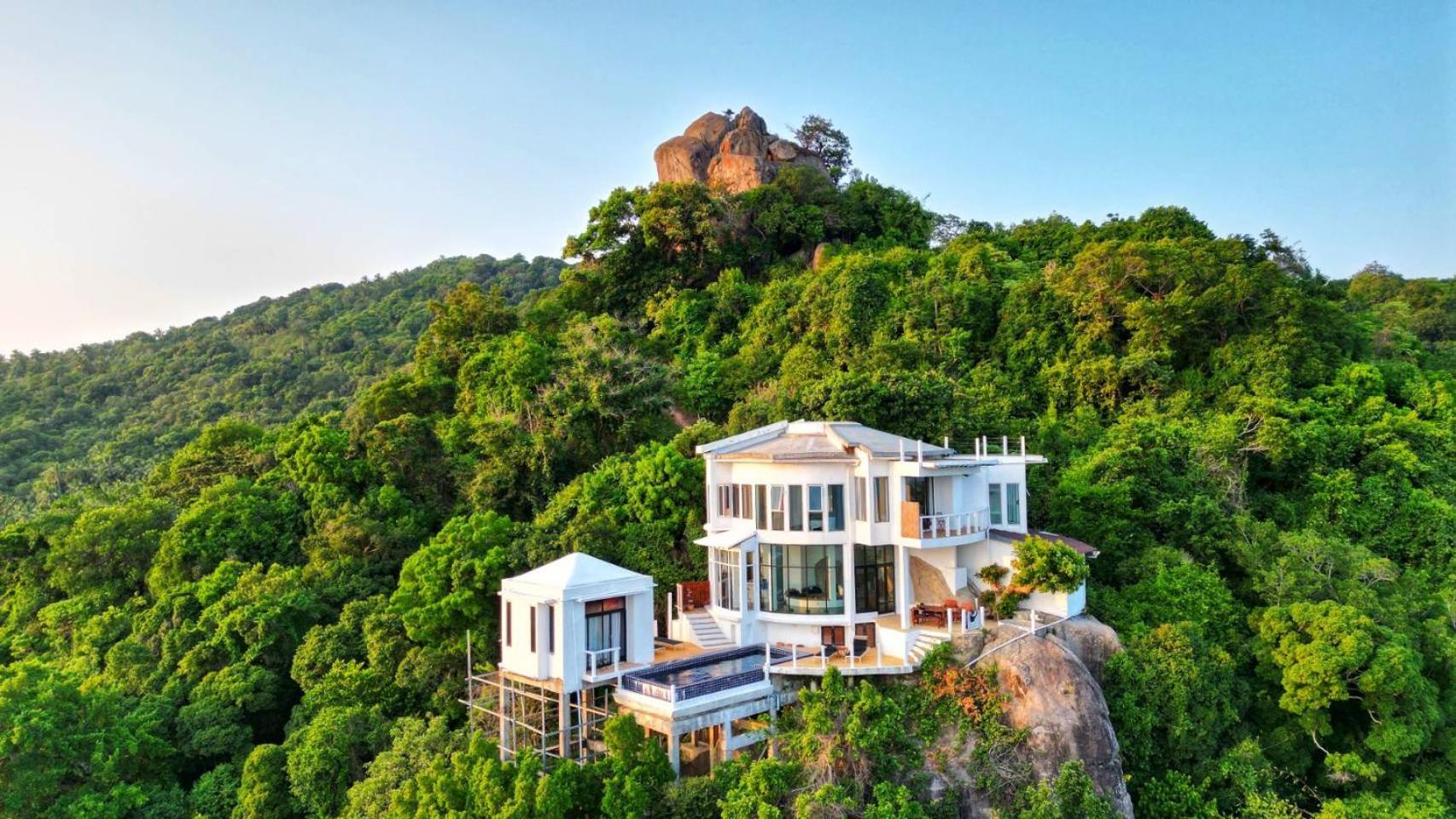 On The Rocks * Koh Tao