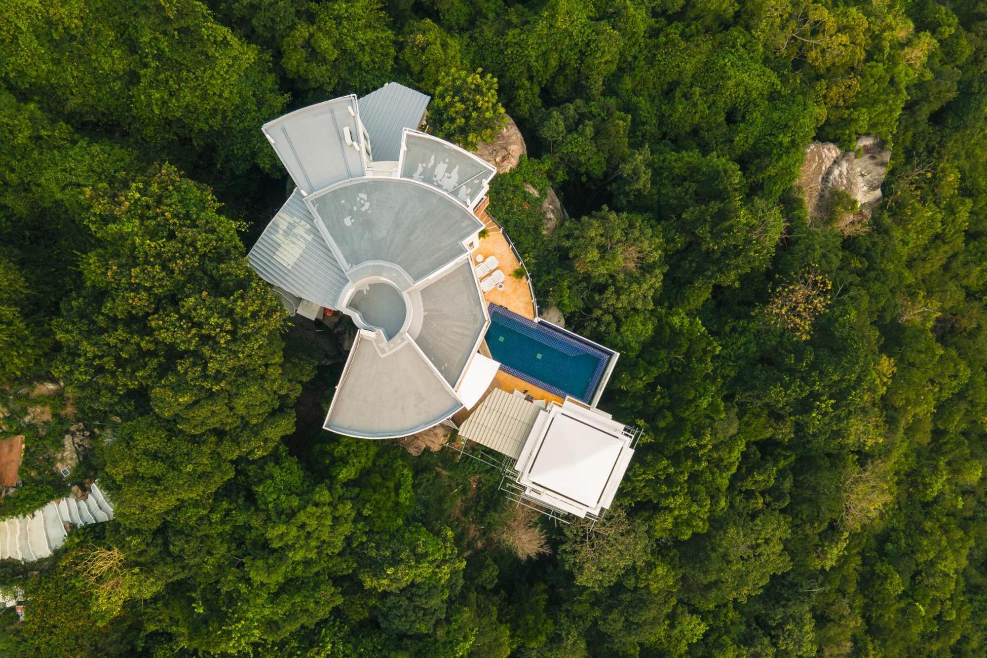 Villa On The Rocks